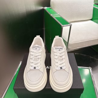 CHANEL 25C Sneakers