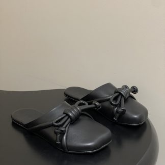 Loewe Flats