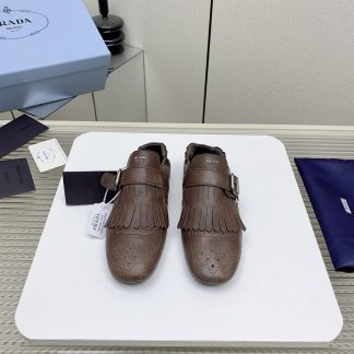 Prada Slides